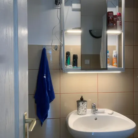 Sziklakert Kisvendeghaz * Zalahalap